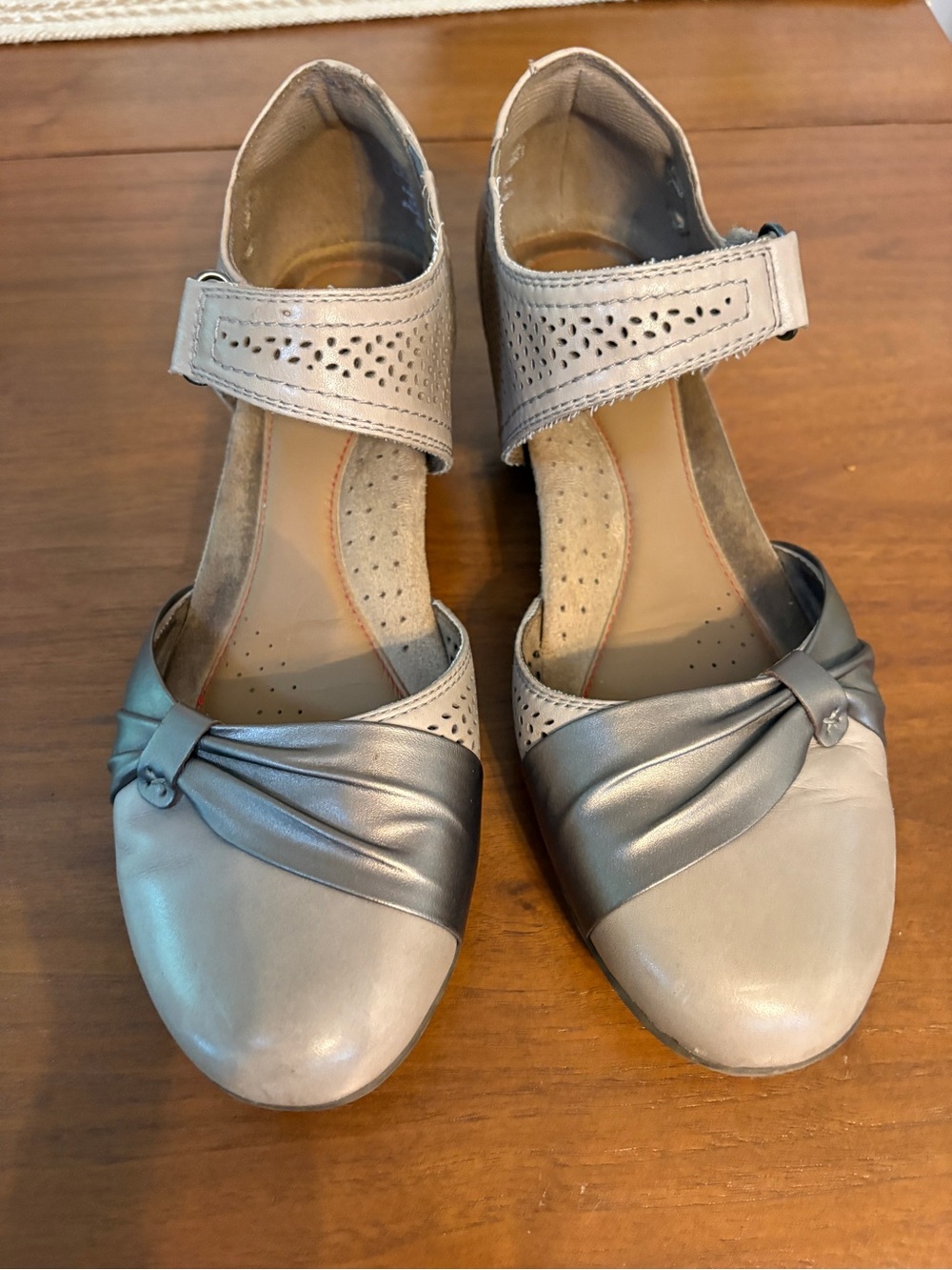 Rockport Cobb Hill Two-Tone metallic Beige/khaki and Mary Jane Pumps